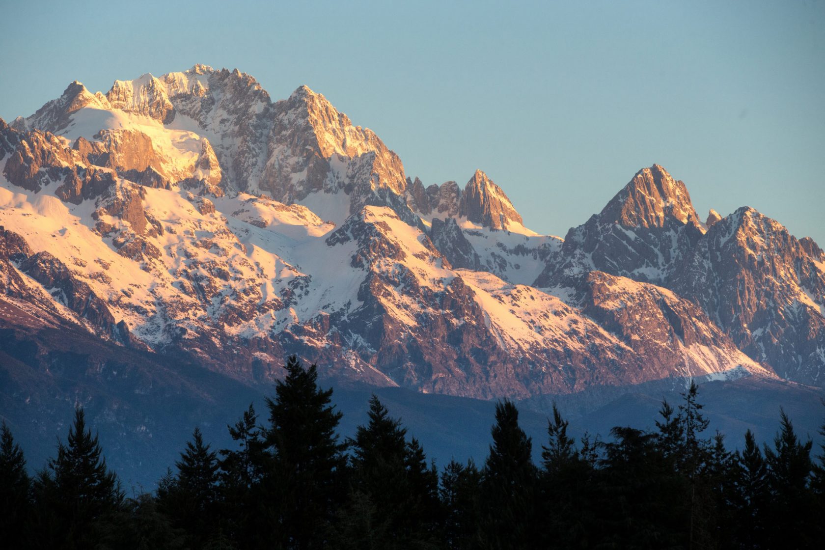 Amandayan China Jade Dragon Snow Mountain