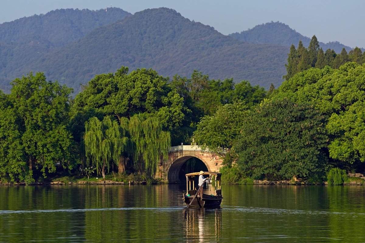 Amanfayun China - Gleiten über den See