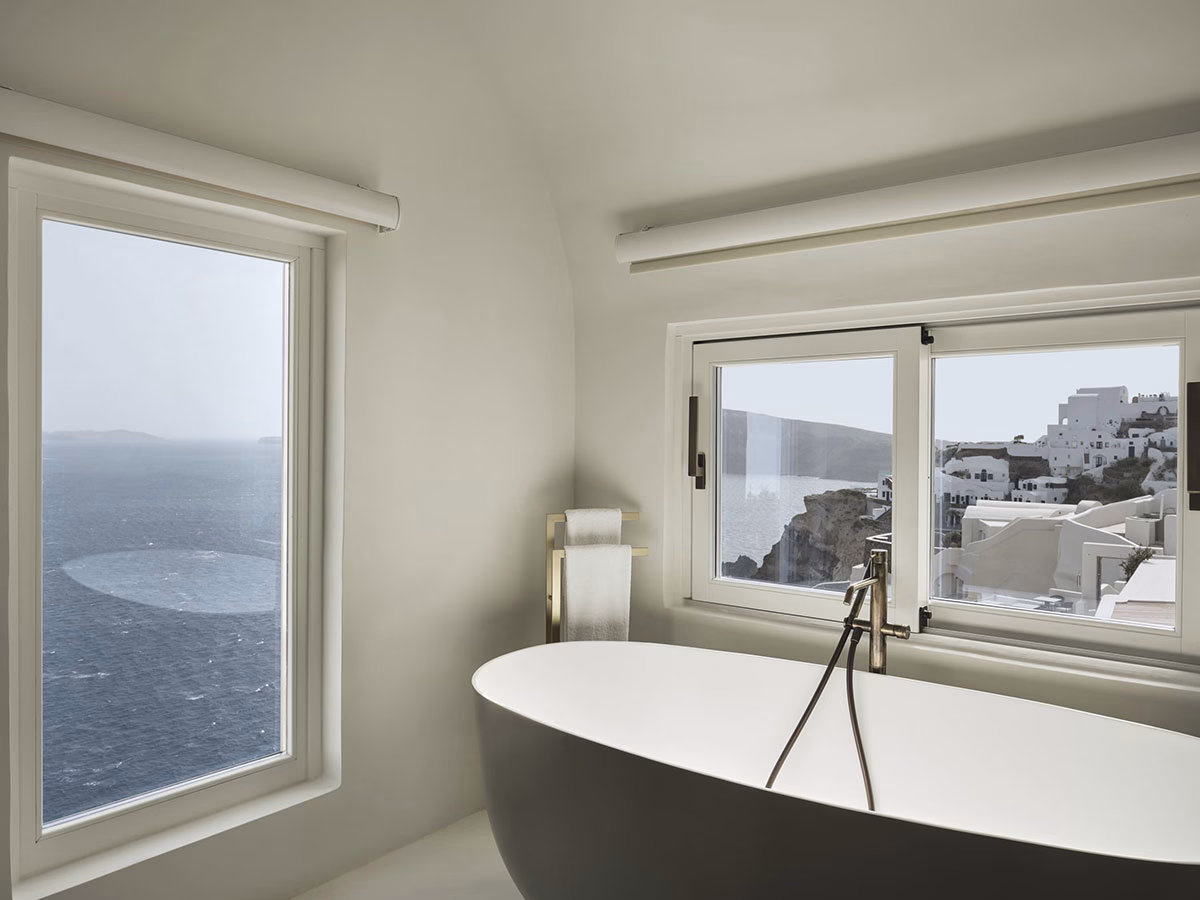 Badewanne des Andronis Boutique Hotel
