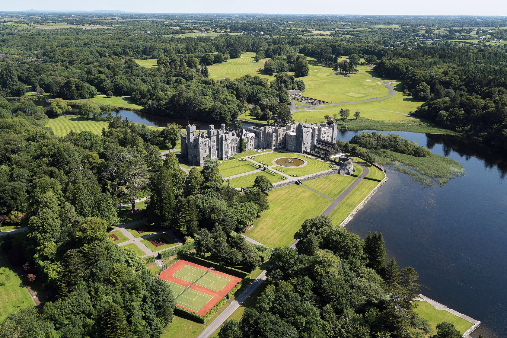 Ashford Castle aus Vogelperspektive
