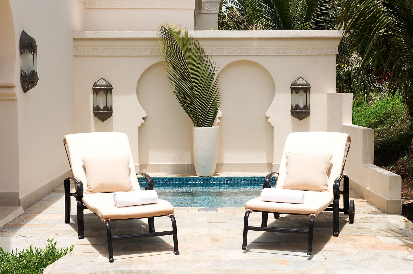 Baraza Resort & Spa Sunbeds at private Pool