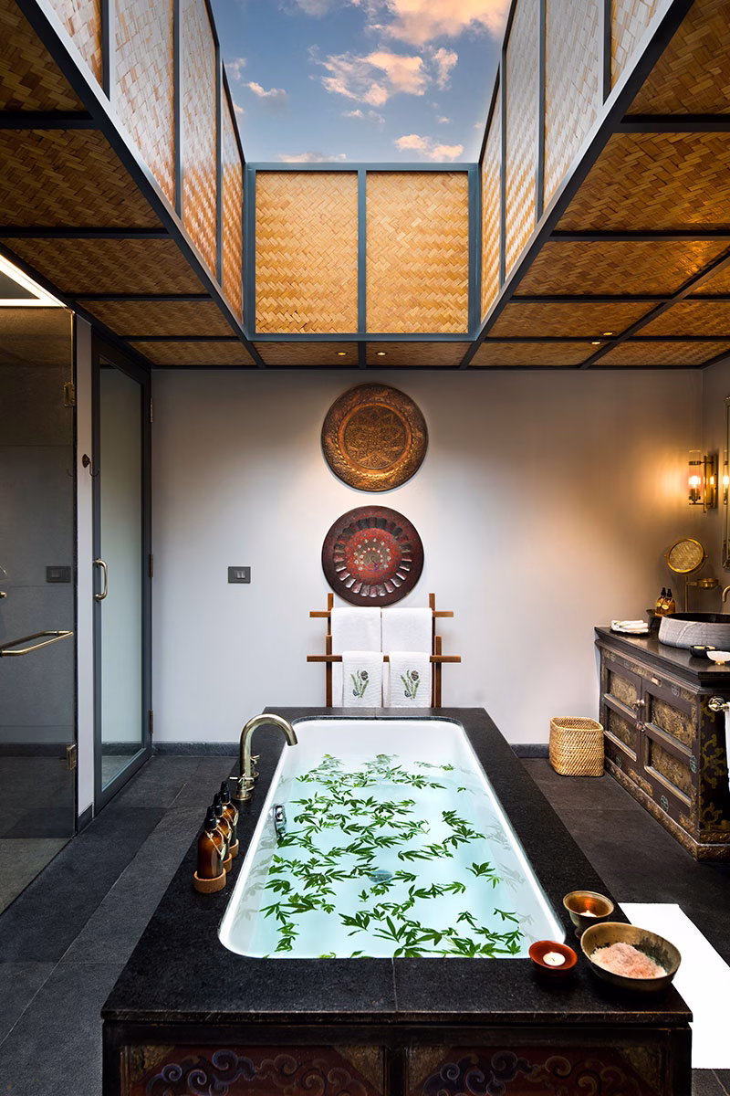 Badezimmer der Tented Suite der andBeyond Punakha River Lodge
