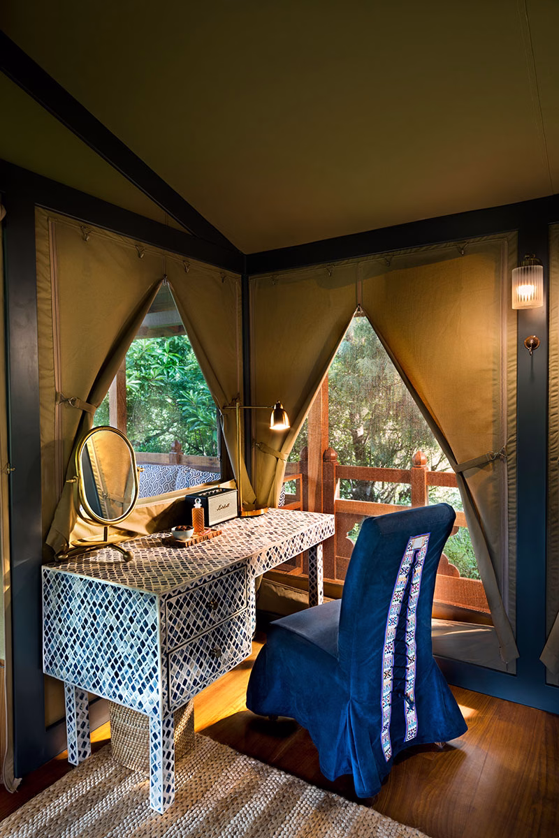 Innenbereich der Tented Suite der andBeyond Punakha River Lodge