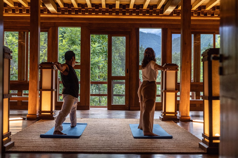 Yoga in der andBeyond Punakha River Lodge
