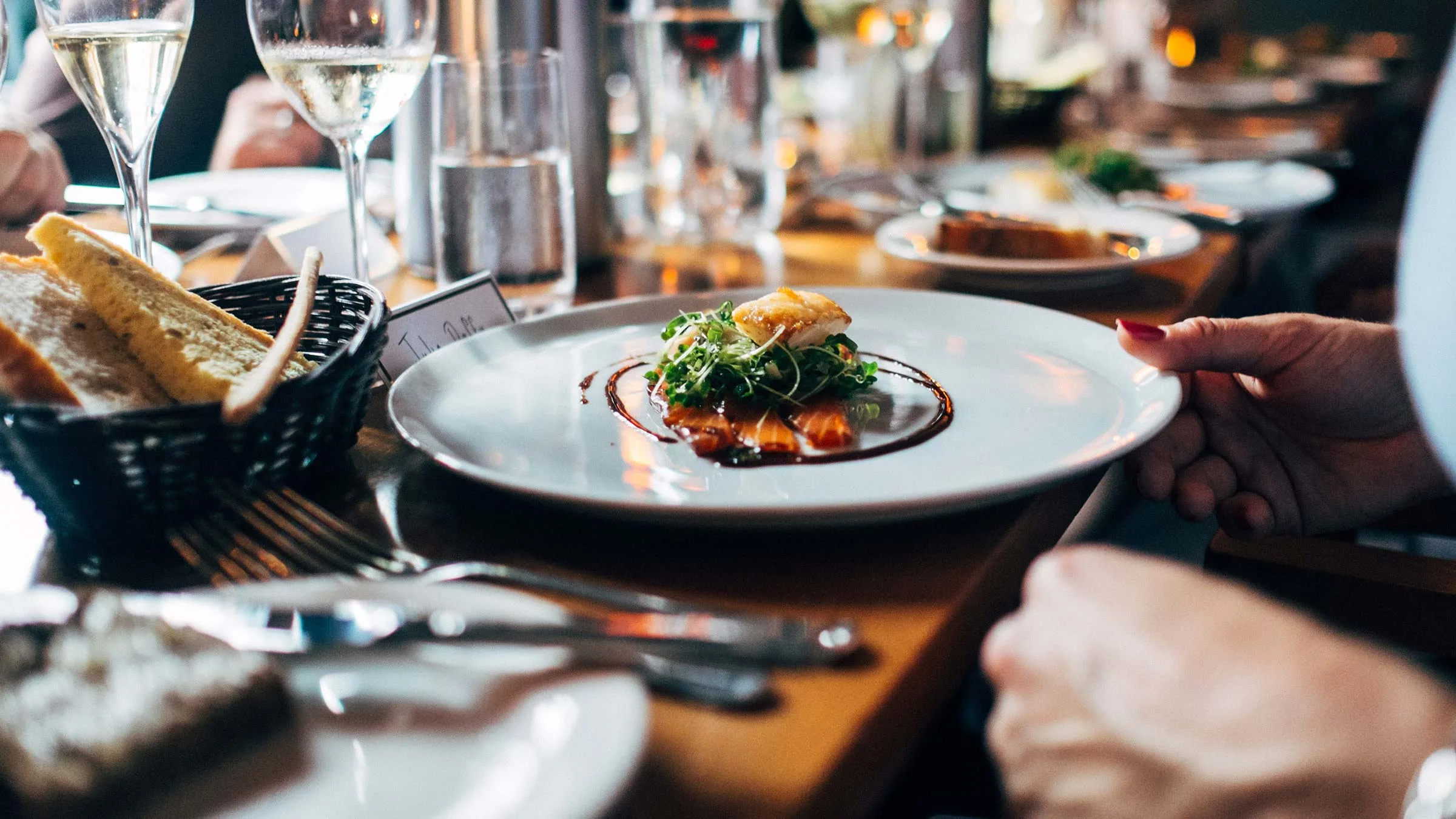 Blogbeitrag: Restauranttipps für einen Urlaub in Dubai – Essen, Gericht, Dubai