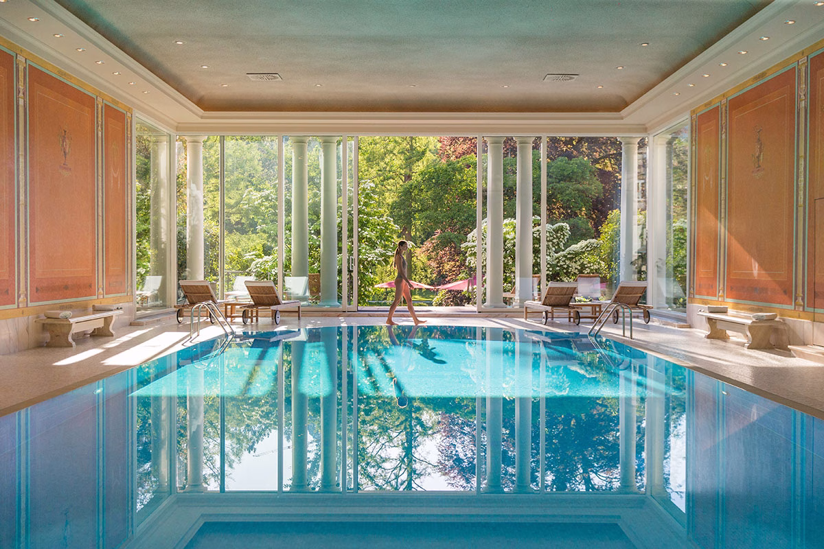 Pool im Brenners Park Hotel