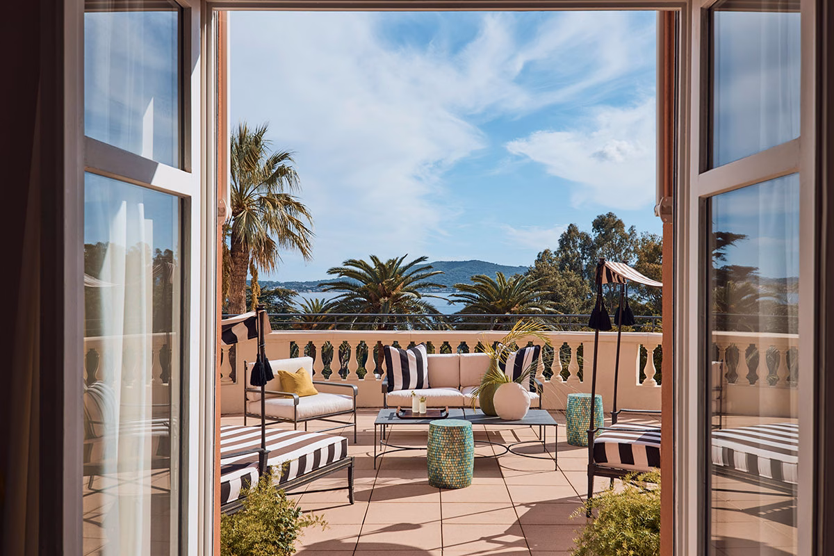 Terrasse einer Suite des COMO Le Beauvallon