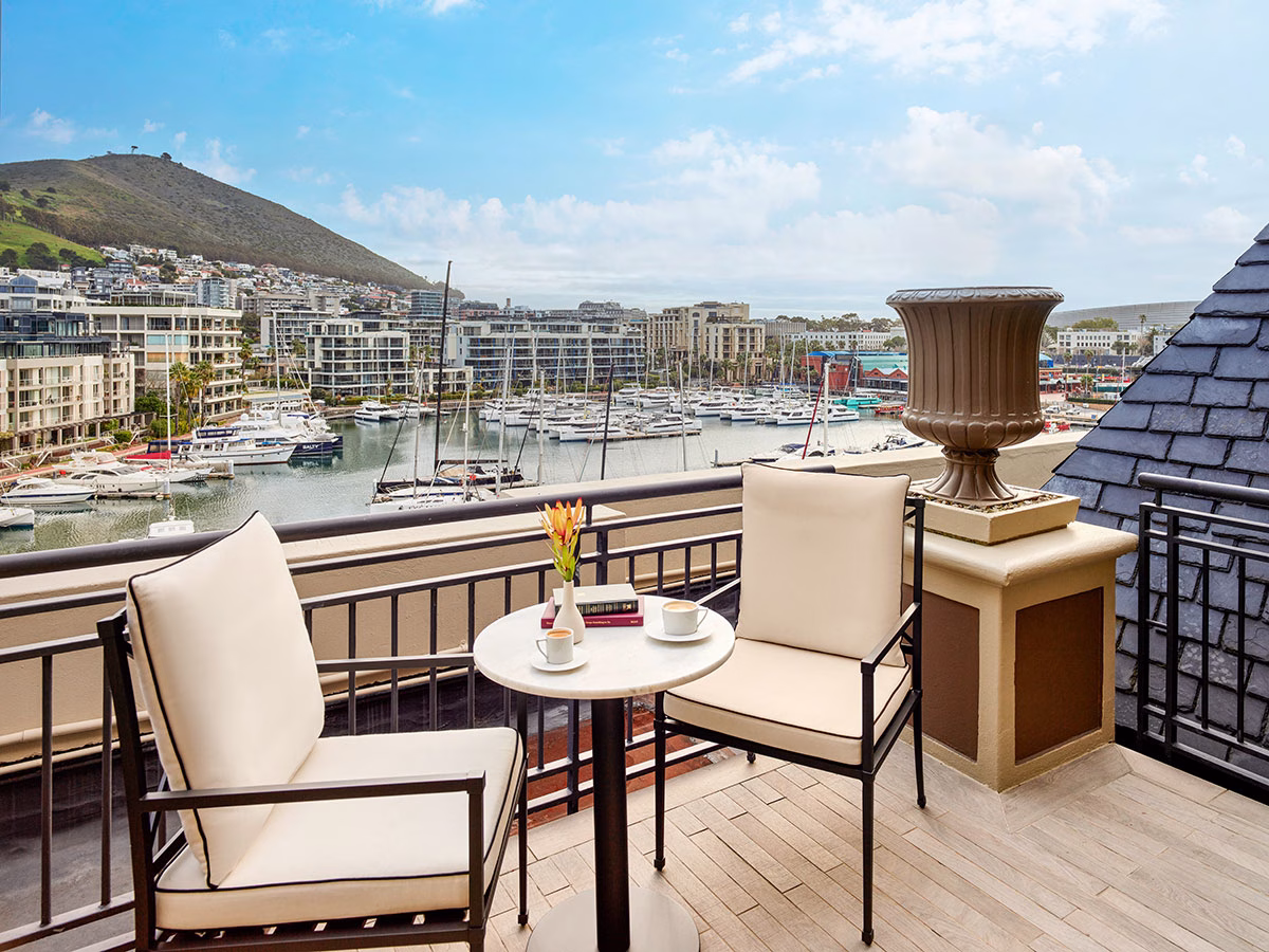 Balkon der Rooftop Terrace Suite des Cape Grace, A Fairmont Managed Hotel