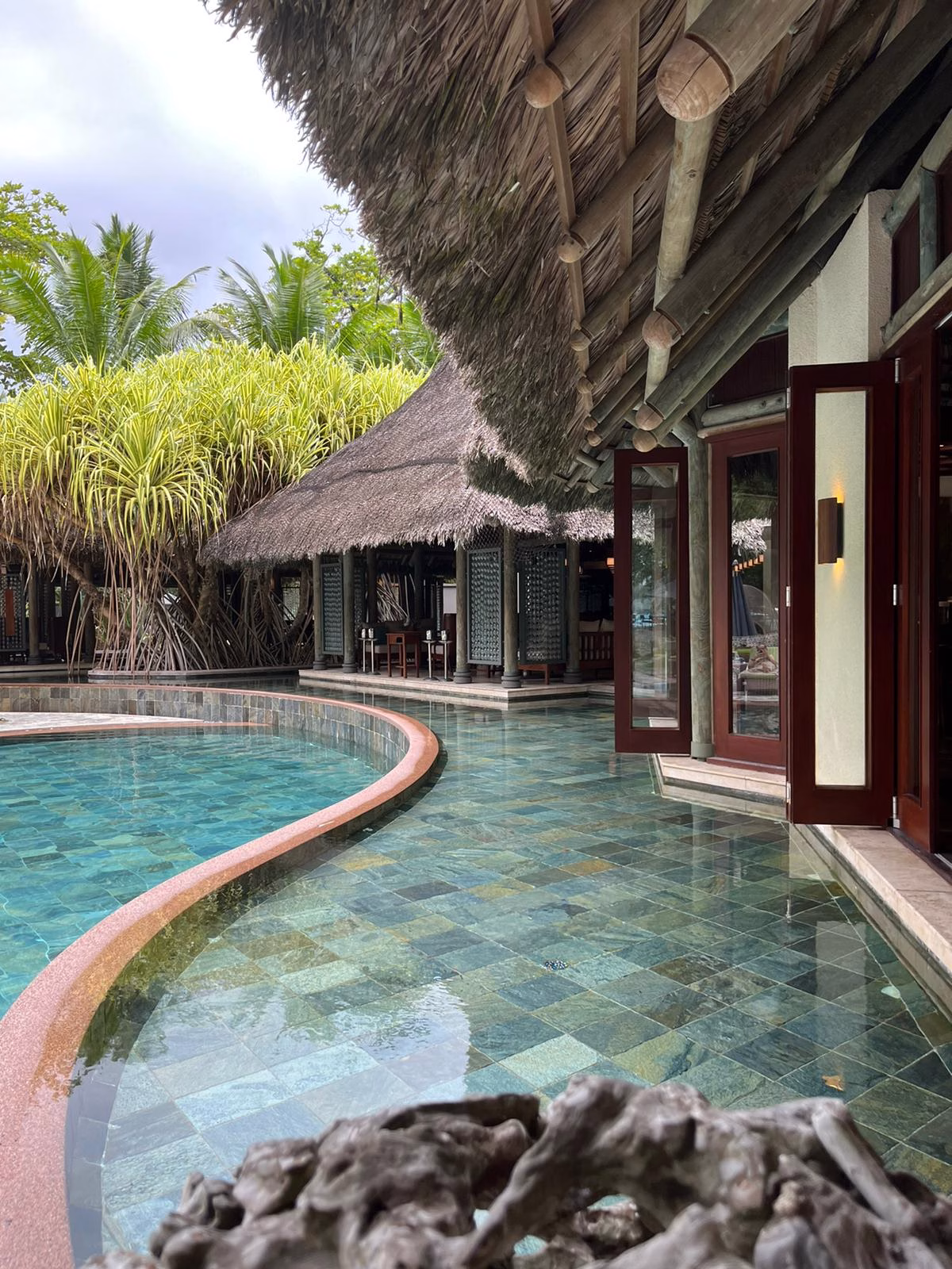 Swim Up im Constance Ephelia Seychelles