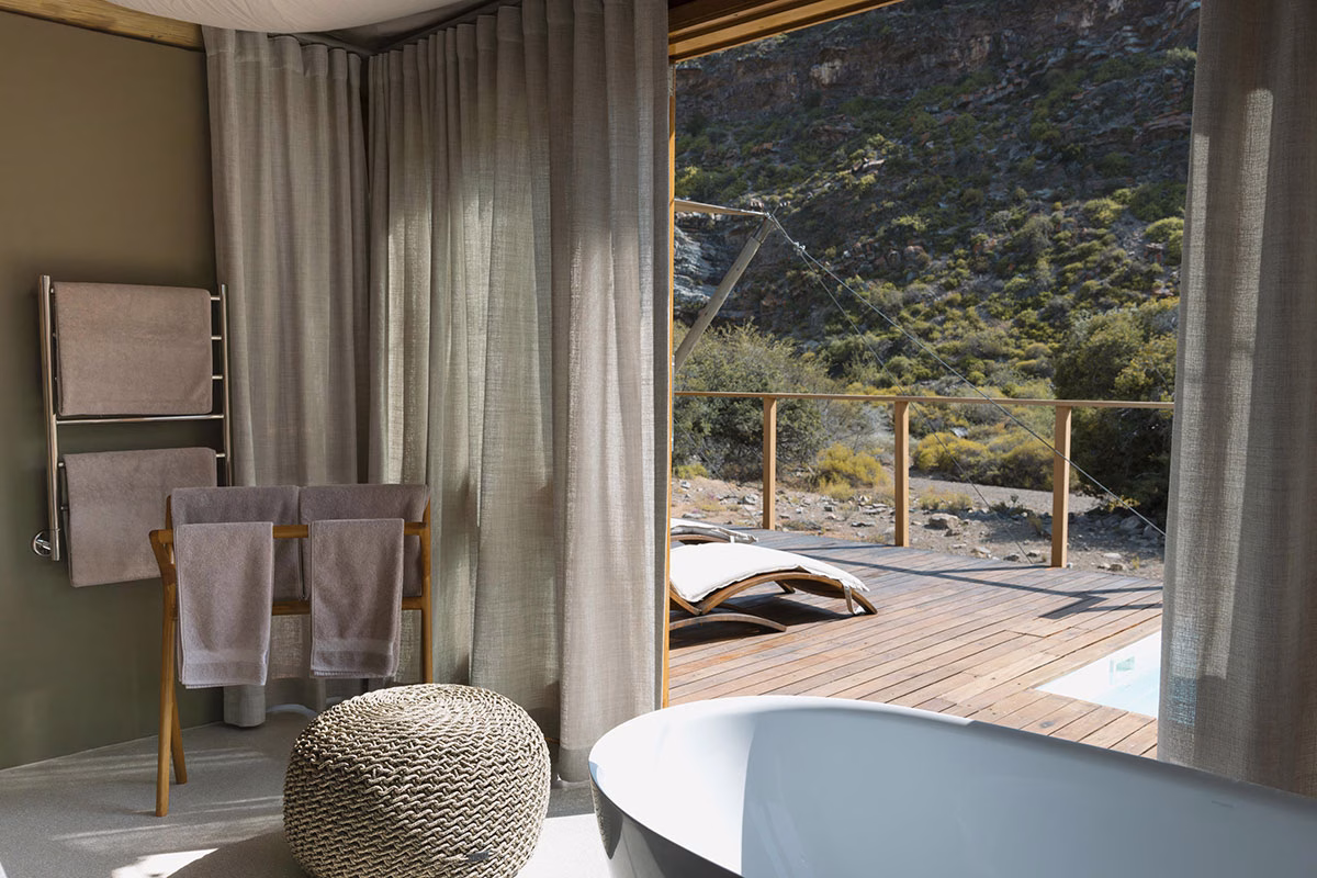 Aussicht aus der Badwanne der Dwyka Tented Lodge