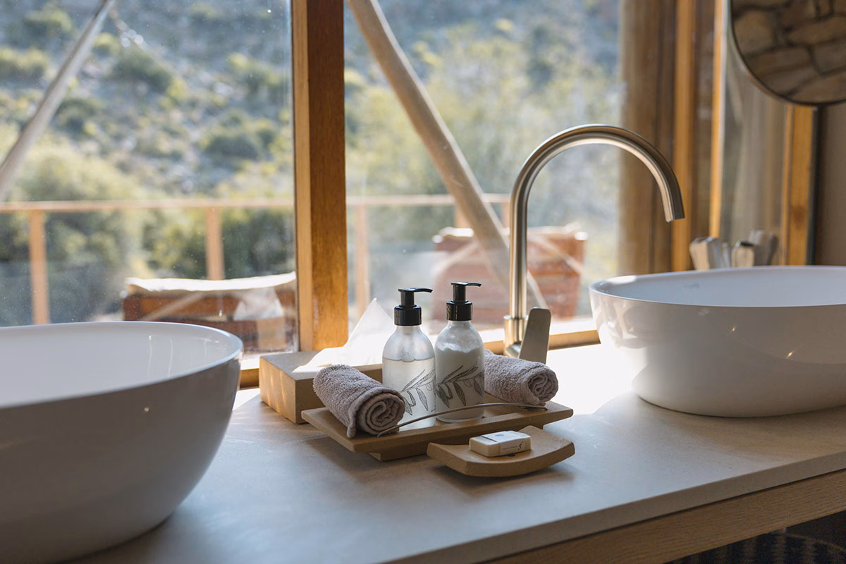 Waschbecken der Dwyka Tented Lodge