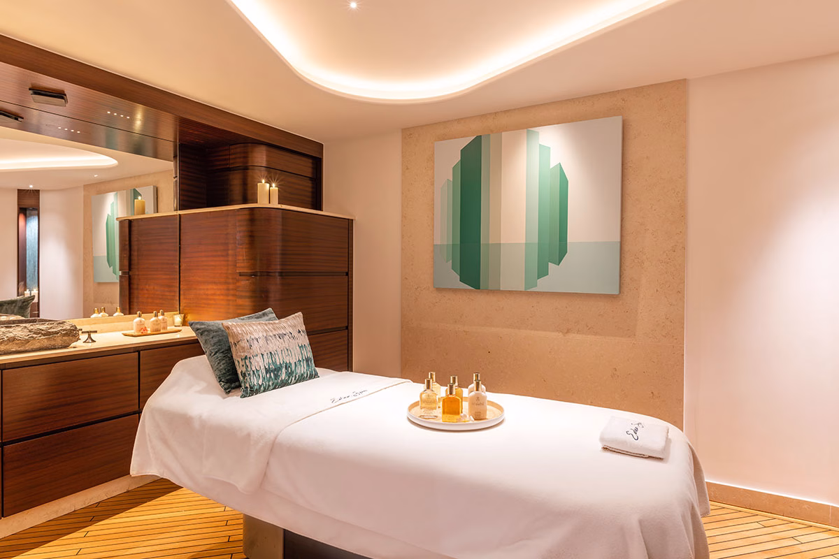 Liege im Spa Bereich des Eden Rock Saint Barths