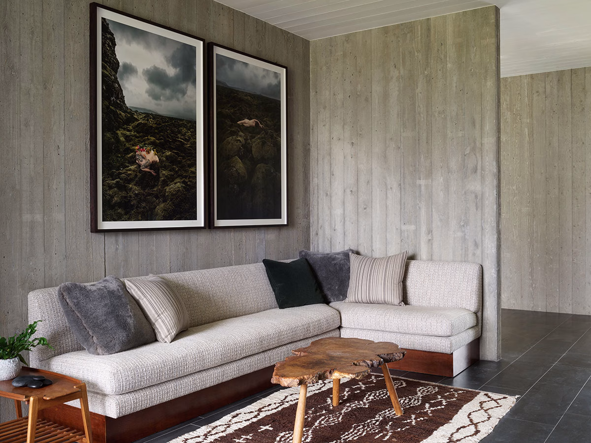 Couch der Eleven Deplar Farm