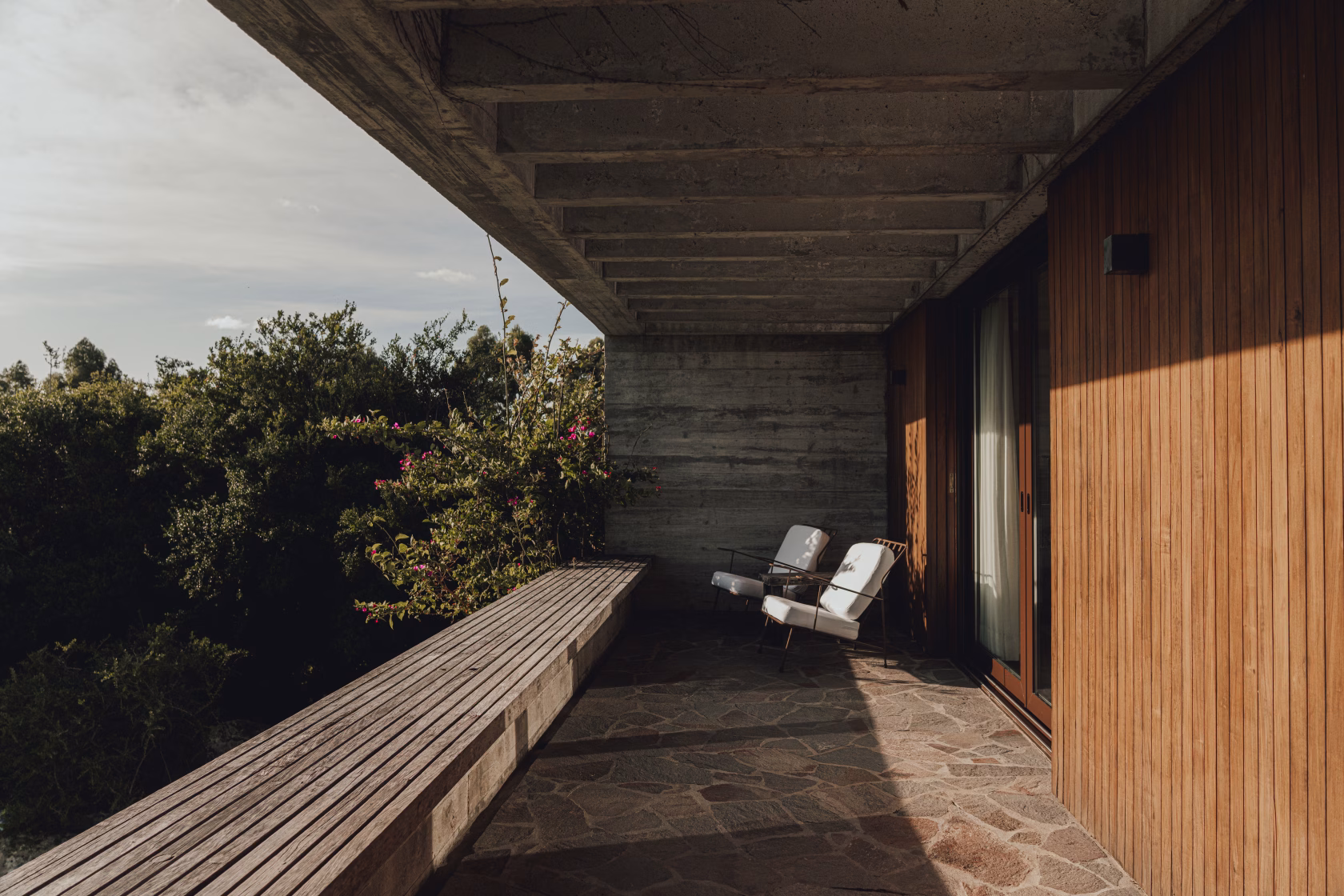 Fasano Punta del Este Terrasse im Loft Stil
