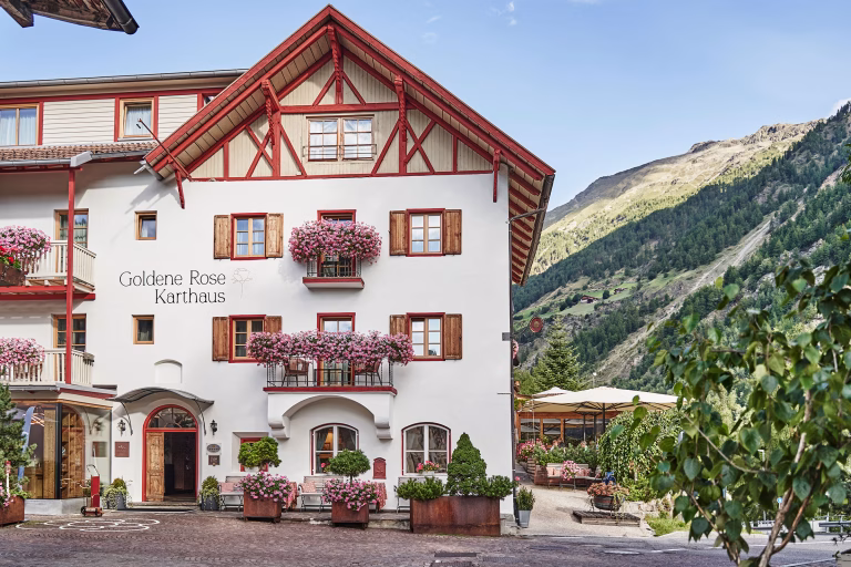 Außenansicht des Hotels Goldene Rose Karthaus