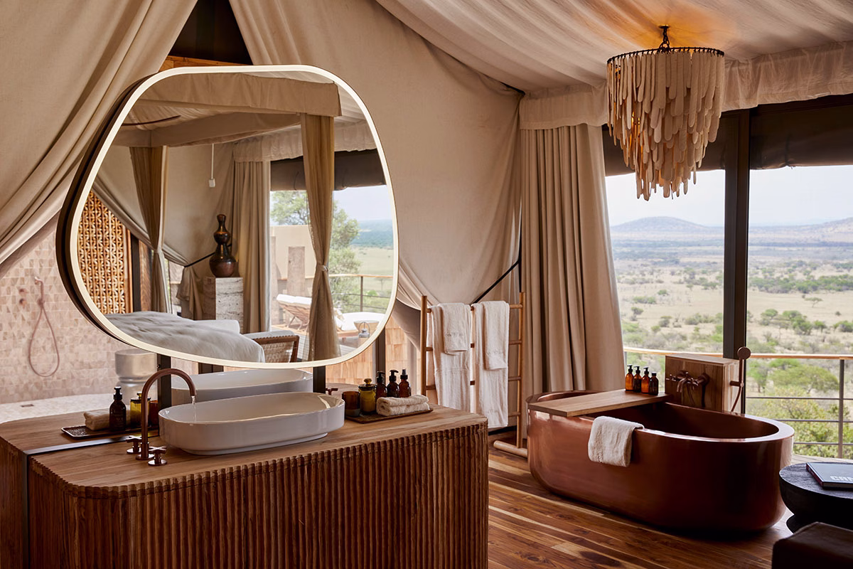 Badezimmer der Laba Grumeti Art Lodge