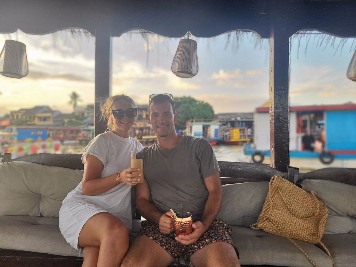 Lisa-Marie Reichelt mit ihrem Mann in Kambodscha