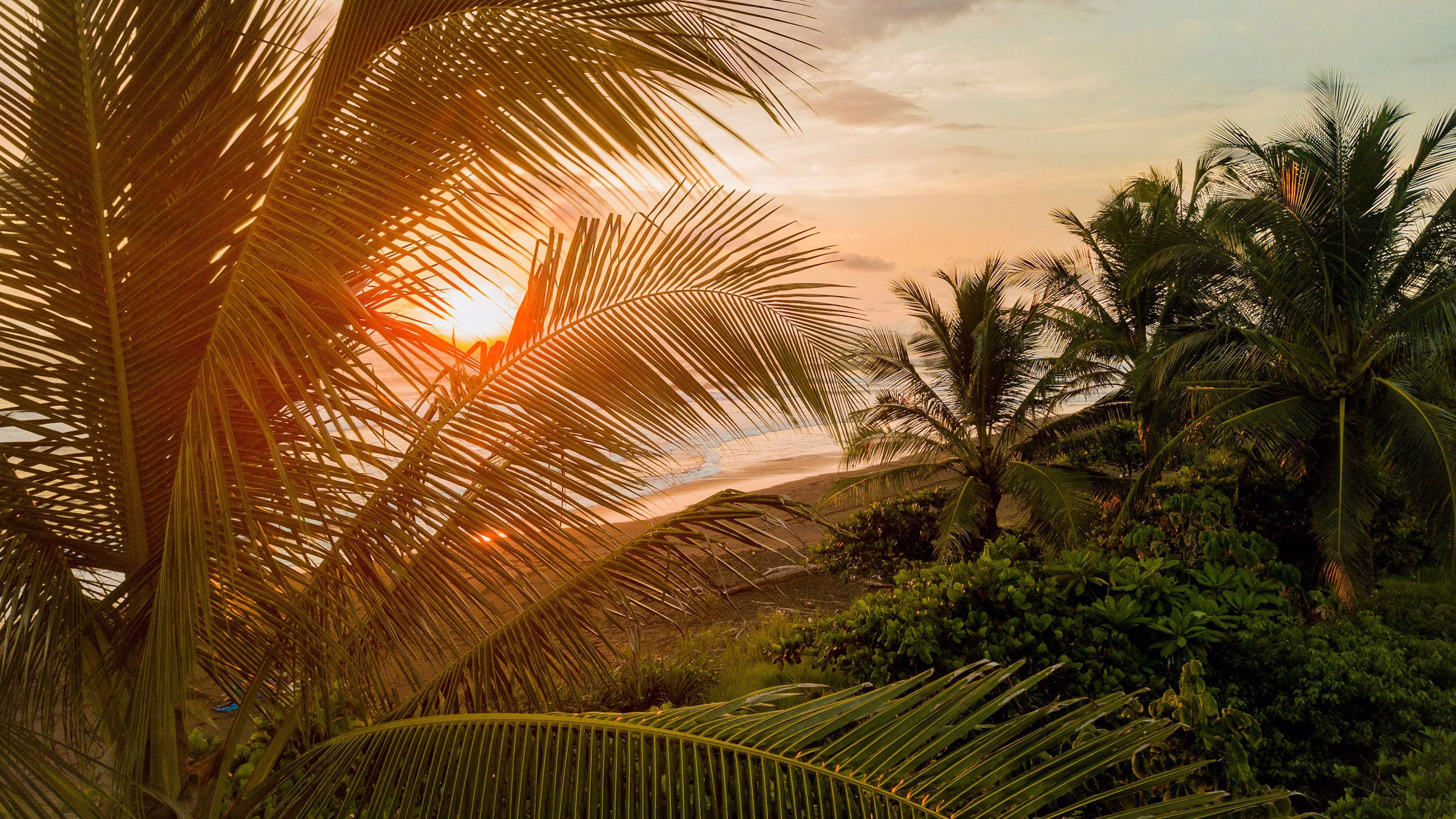 Strand in Costa Rica bei Sonnenuntergang