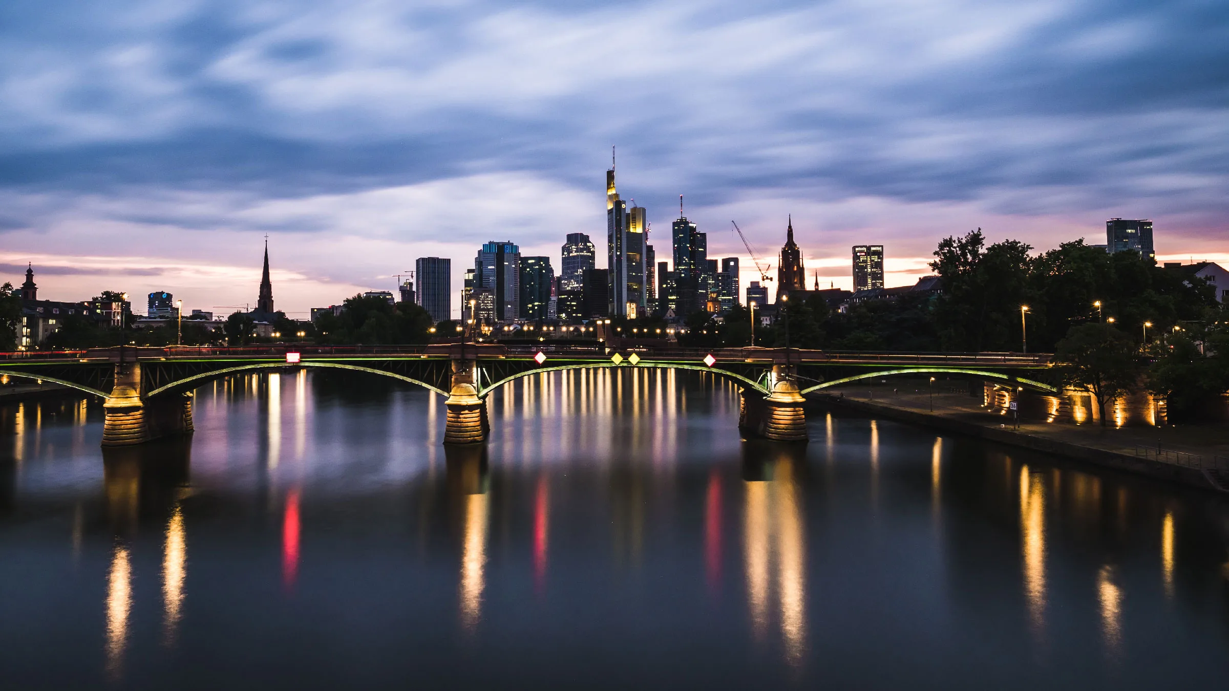Luxusreise Deutschland – Frankfurter Skyline