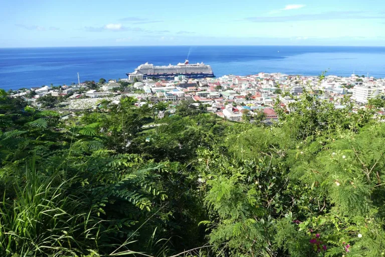 Luxusreise Karibik – Dominica, Roseau (1)