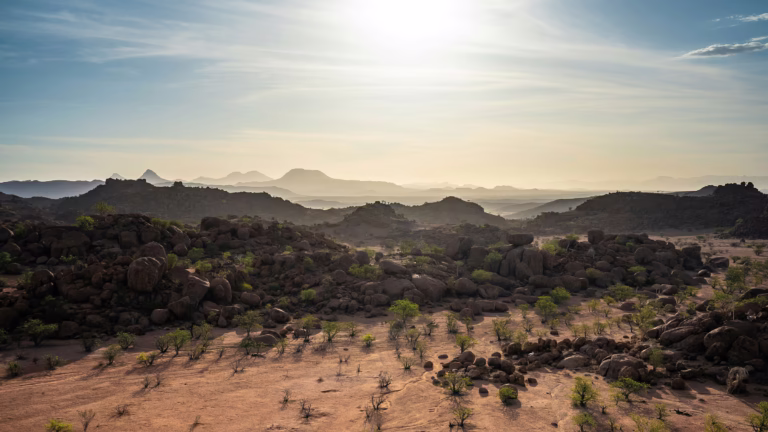 Karge Wüstenlandschaft in Damaraland in Namibia