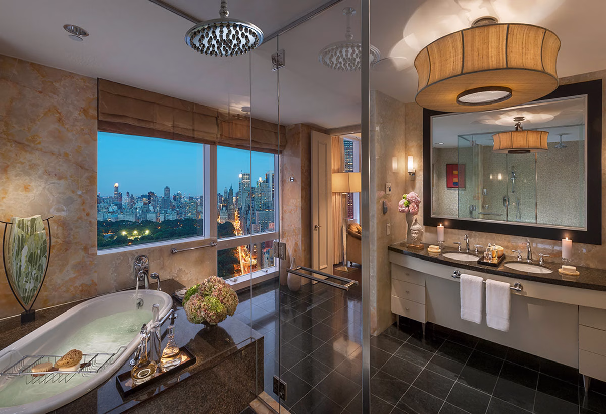 Signature Suite Presidential Bathroom im Mandarin Oriental New York