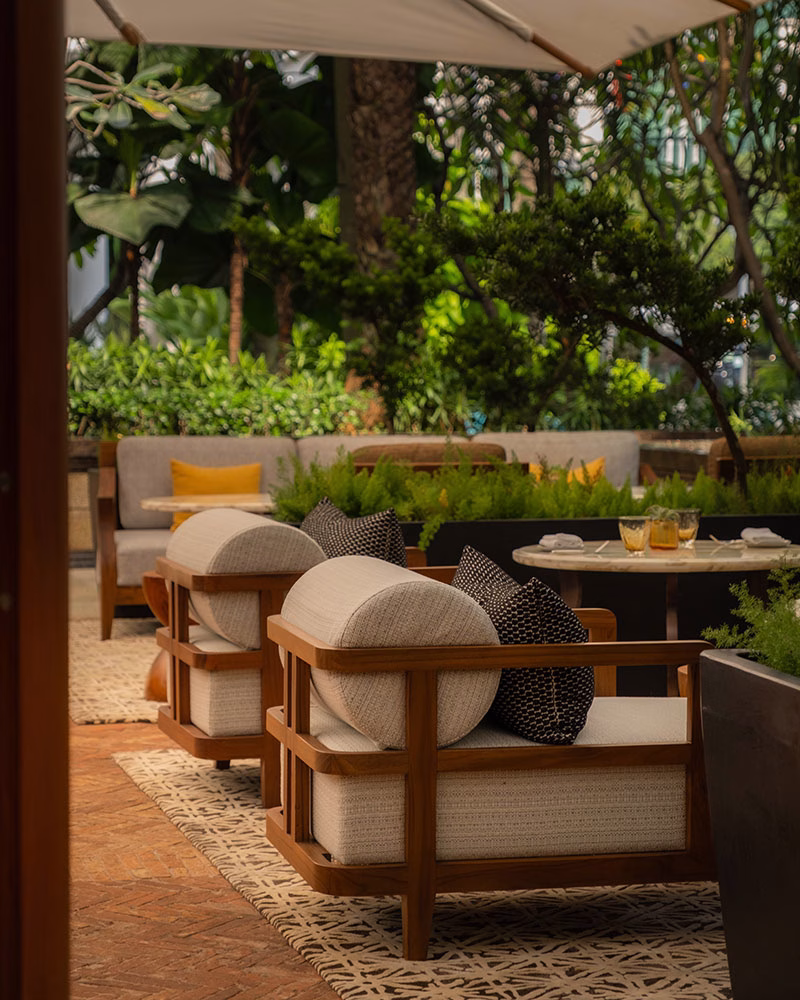 Terrasse des Park Hyatt Saigon