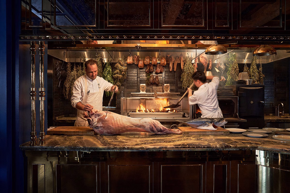 Offene Küche in der Butchers Block im Raffles Hotel Singapore