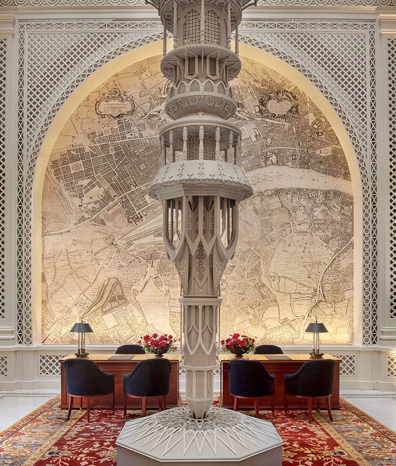 Concierge des Raffles London at The OWO