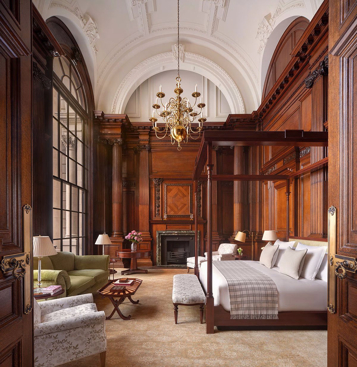 Schlafzimmer der Granville Suite des Raffles London at The OWO