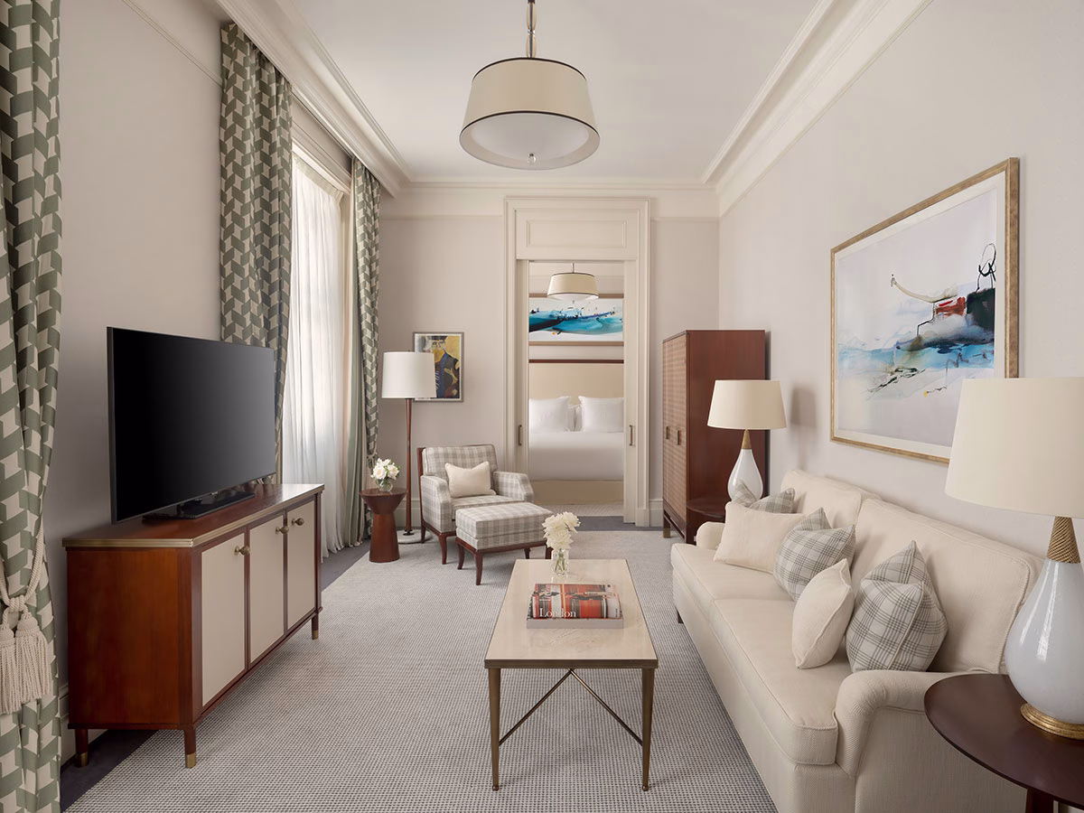 Lounge der Westminster Suite des Raffles London at The OWO
