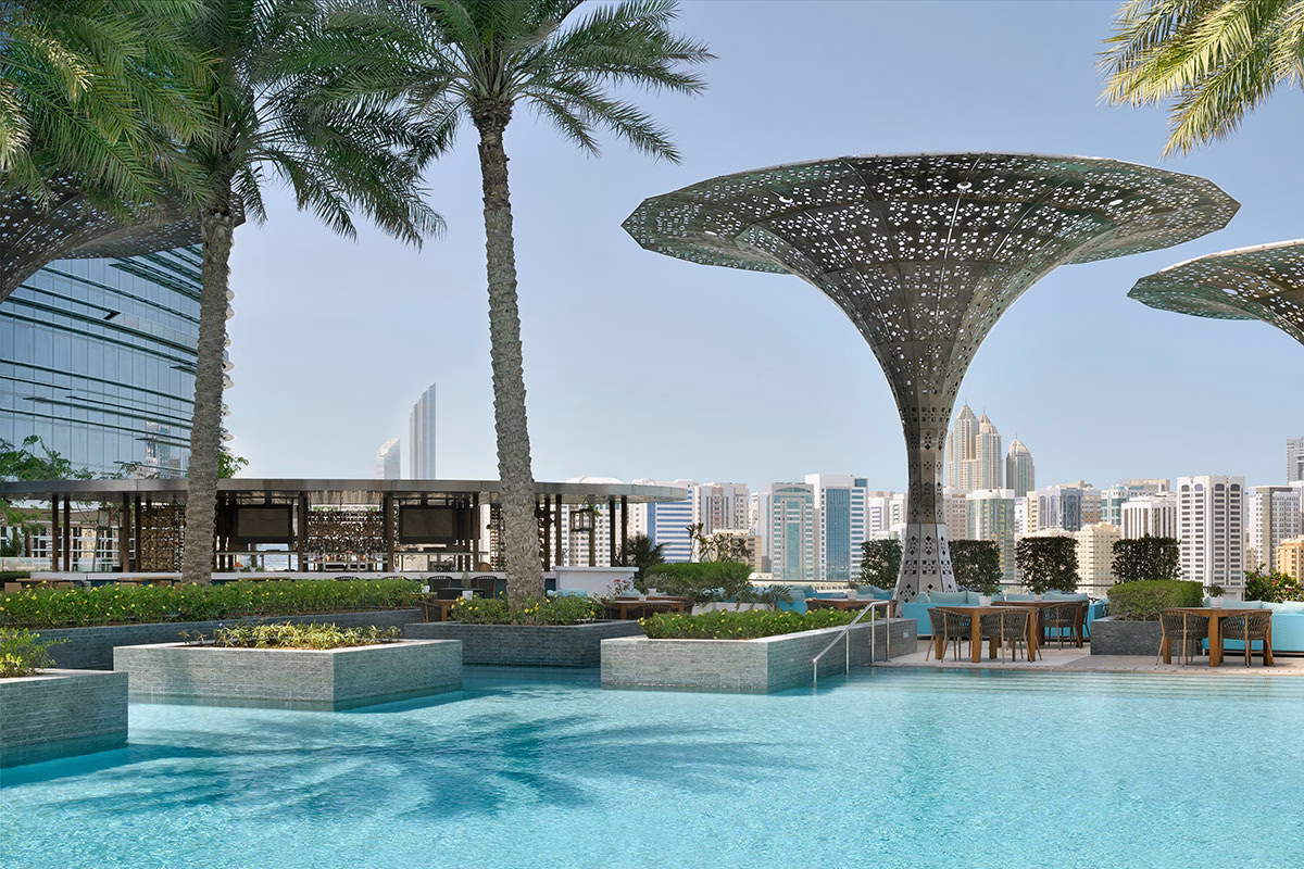 Pool des Rosewood Abu Dhabi