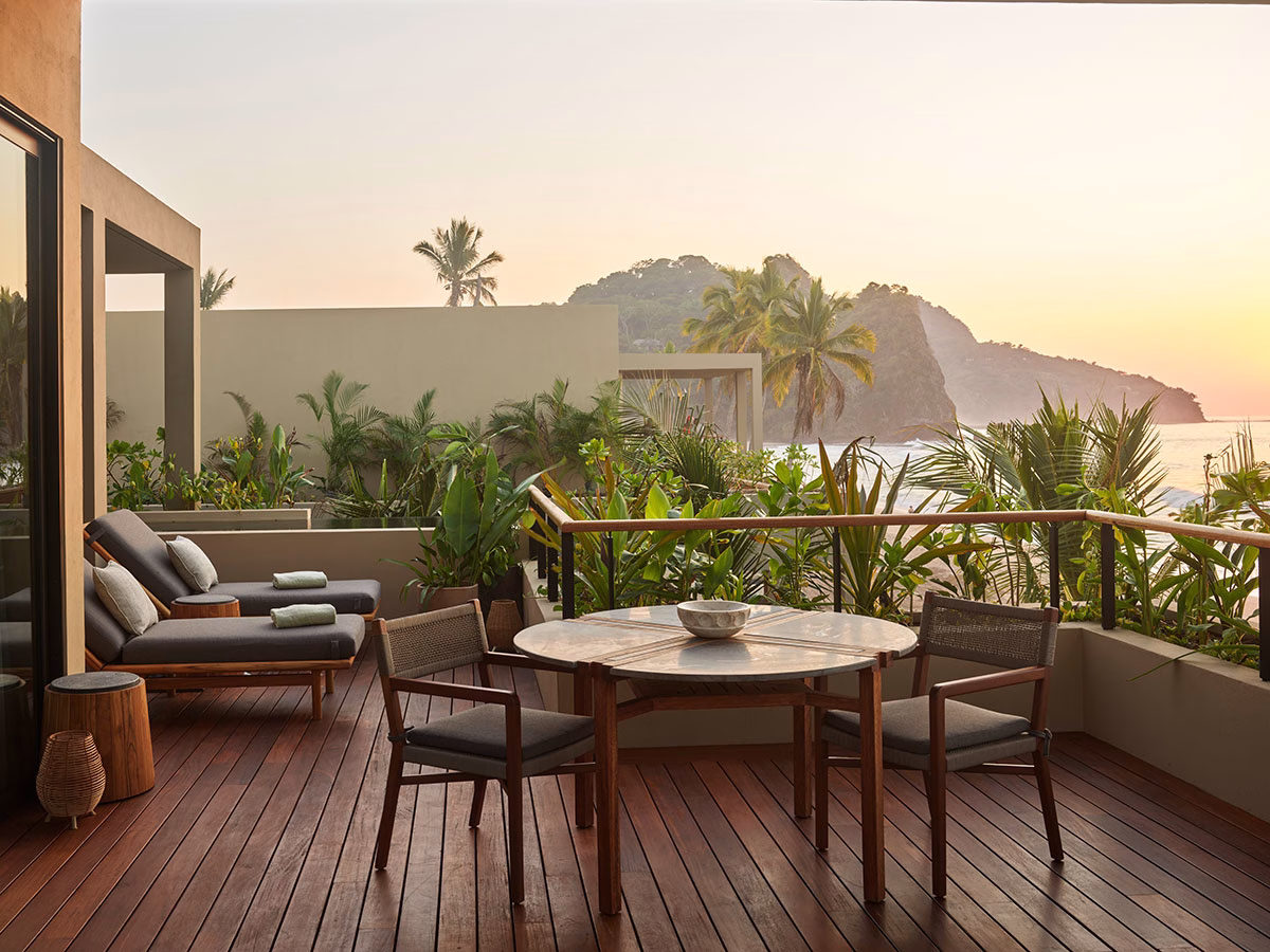 Rosewood Mandarina Flatland Suite Terrasse mit Meerblick