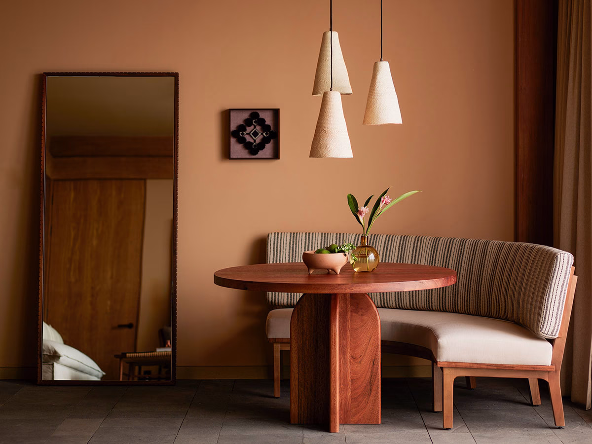 Rosewood Mandarina Ocean View Suite mit Bergblick Essbereich