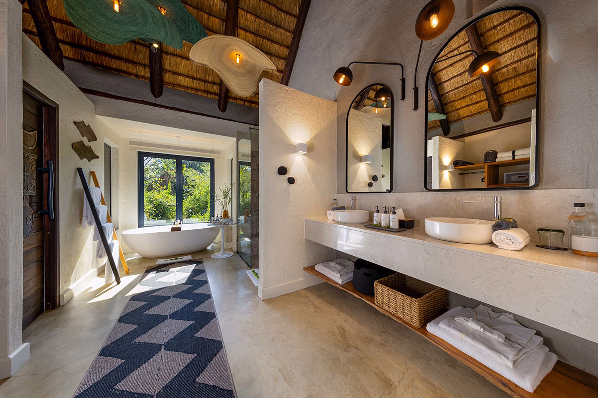 Badezimmer der Luxury Suite des Sabi Sabi Little Bush Camp