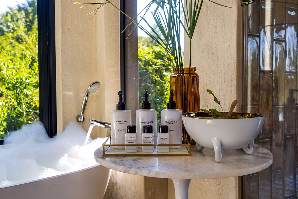 Spa-Moment der Luxury Suite des Sabi Sabi Little Bush Camp
