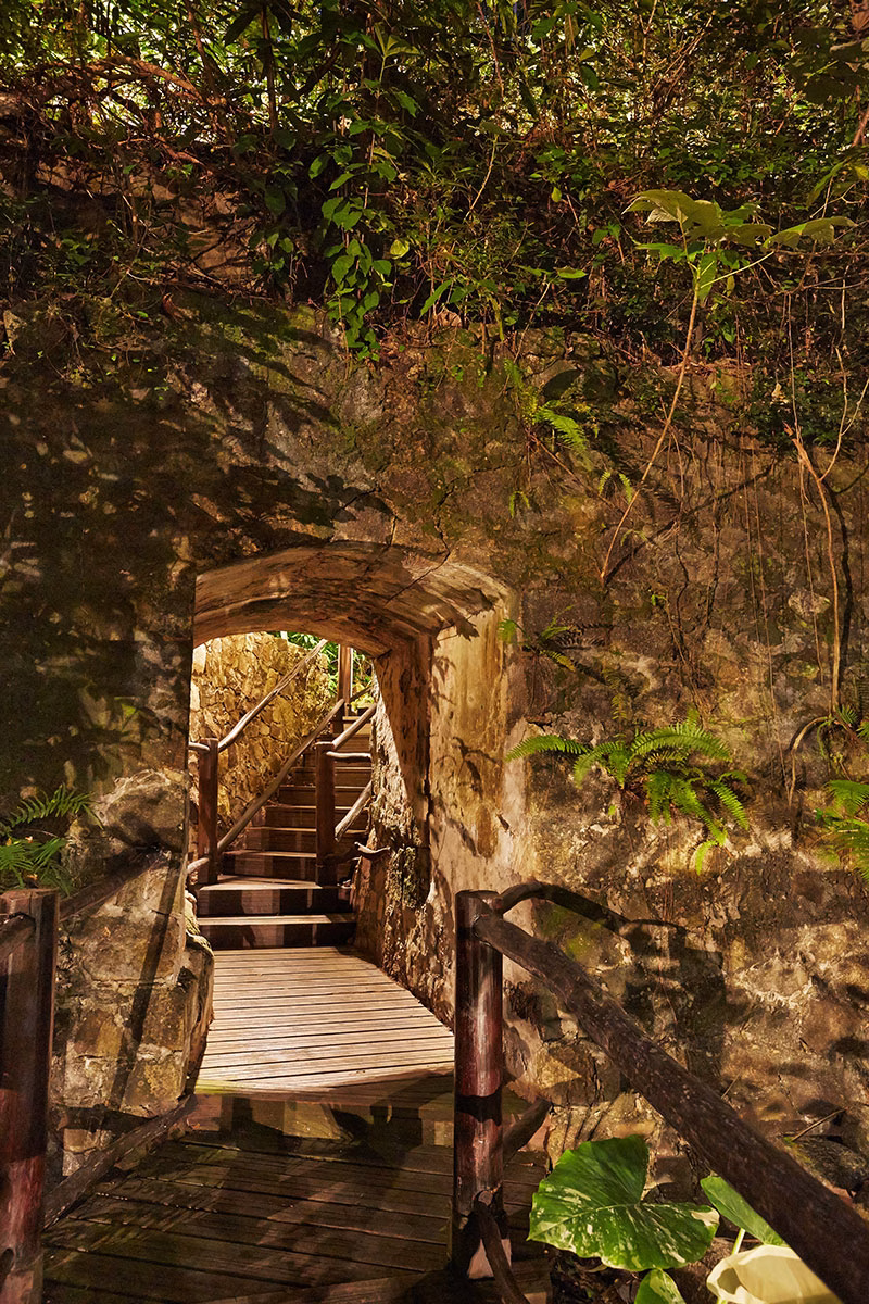 Weg im Rainforest Spa des Sugar Beach, A Viceroy Resort