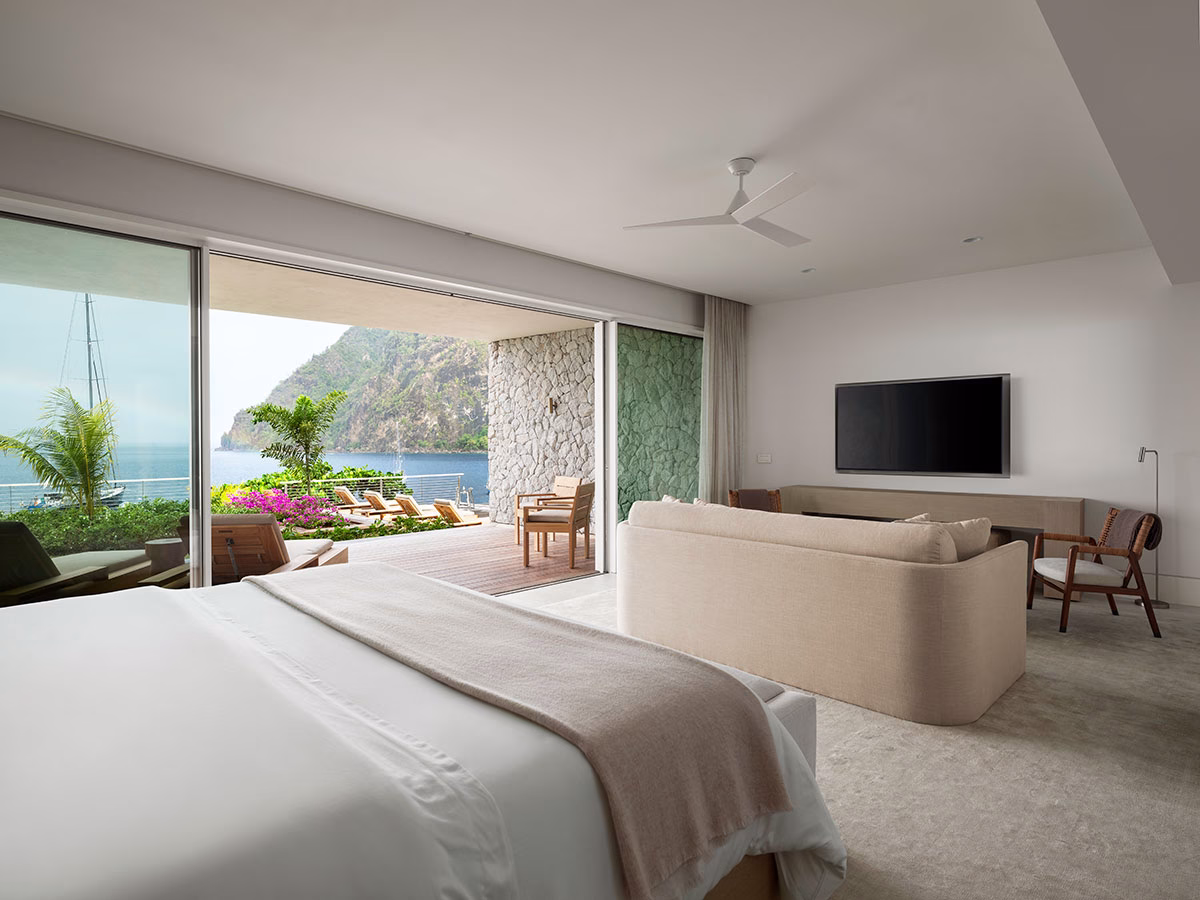 Schlafzimmer mit Aussicht des Sugar Beach, A Viceroy Resort