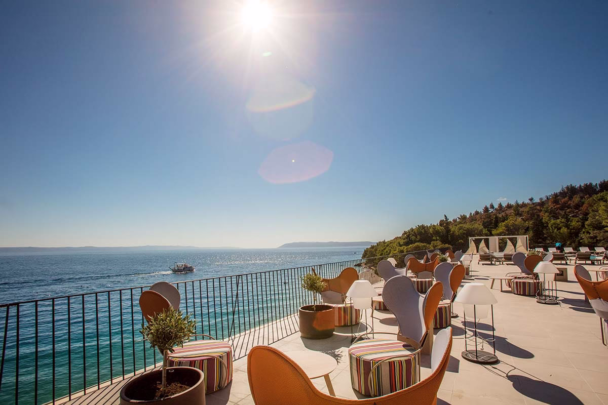 Bar Terrasse im Bluesun Hotel Jadran