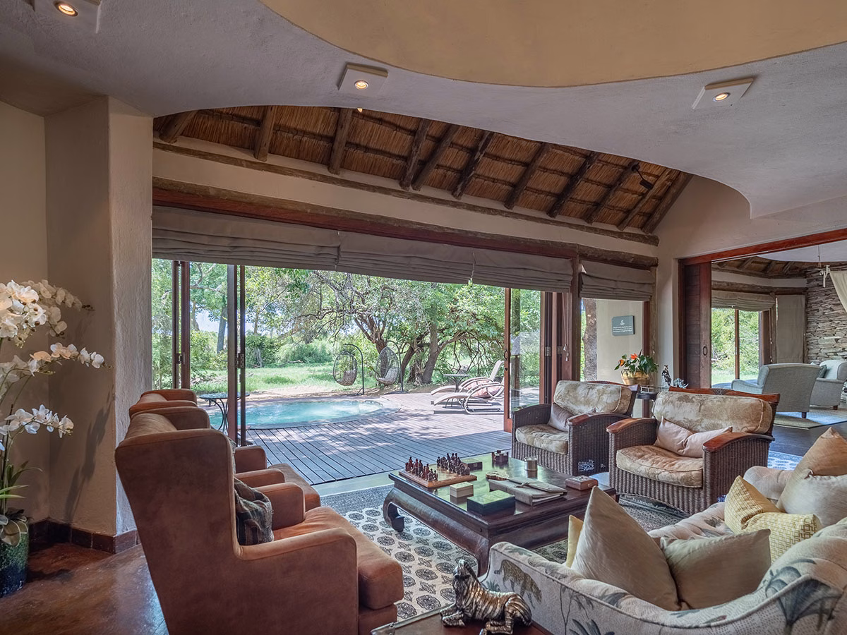 Innenbereich der Presidential Suite des Tintswalo Safari