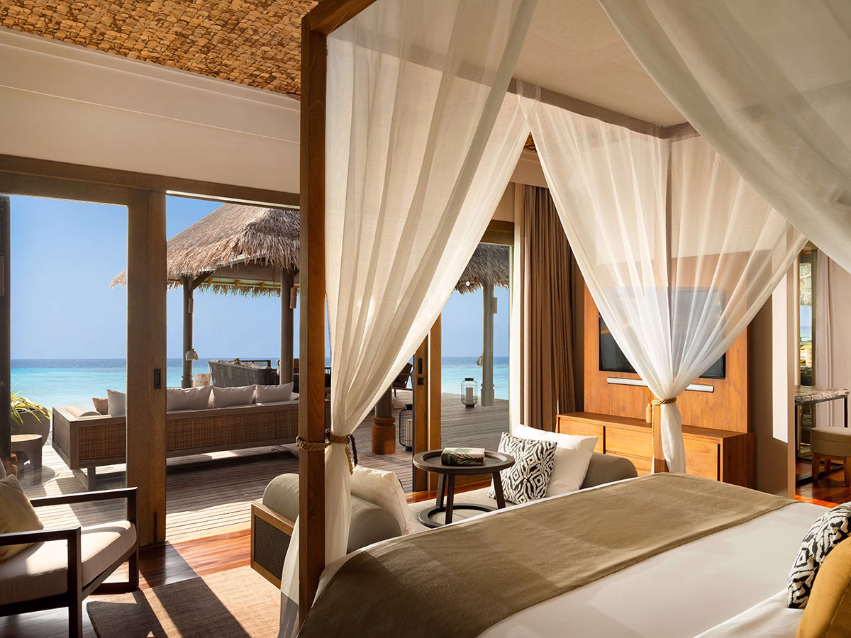 Master Bedroom der Overwater Residence des Vakkaru Maldives