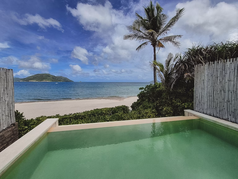 Pool der Oveanview Duplex Pool Villa des Six Senses Con Dao