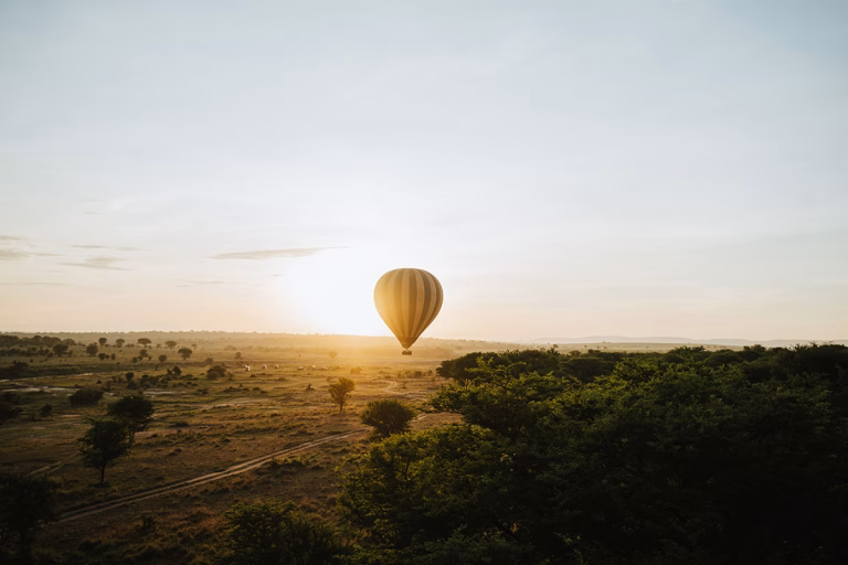 Heißluftballonfahrt des Wilderness Usawa Serengeti