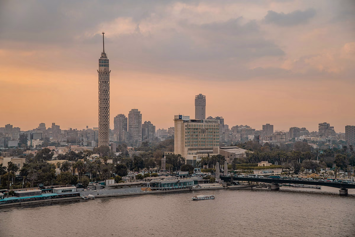 Kairo bei Sonnenuntergang mit Blick auf den Nil