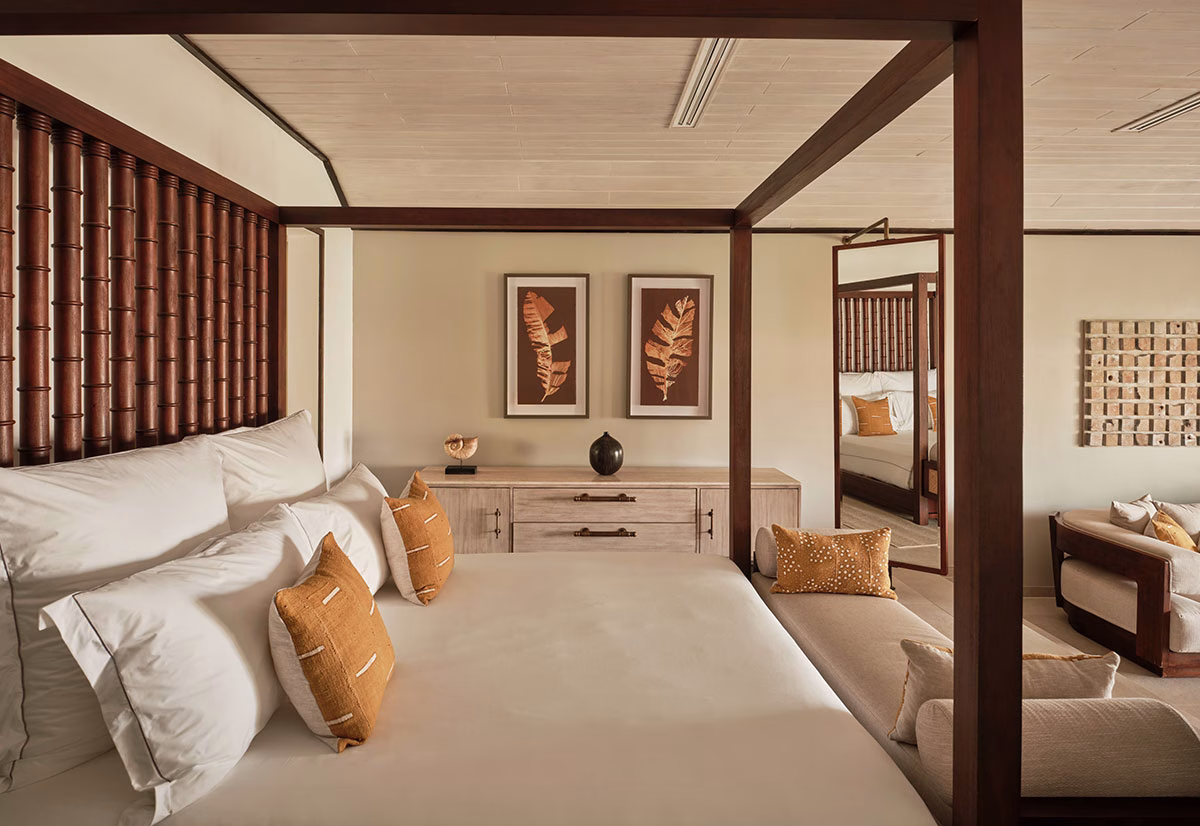 Bett in der Garden Suite des Carlisle Bay