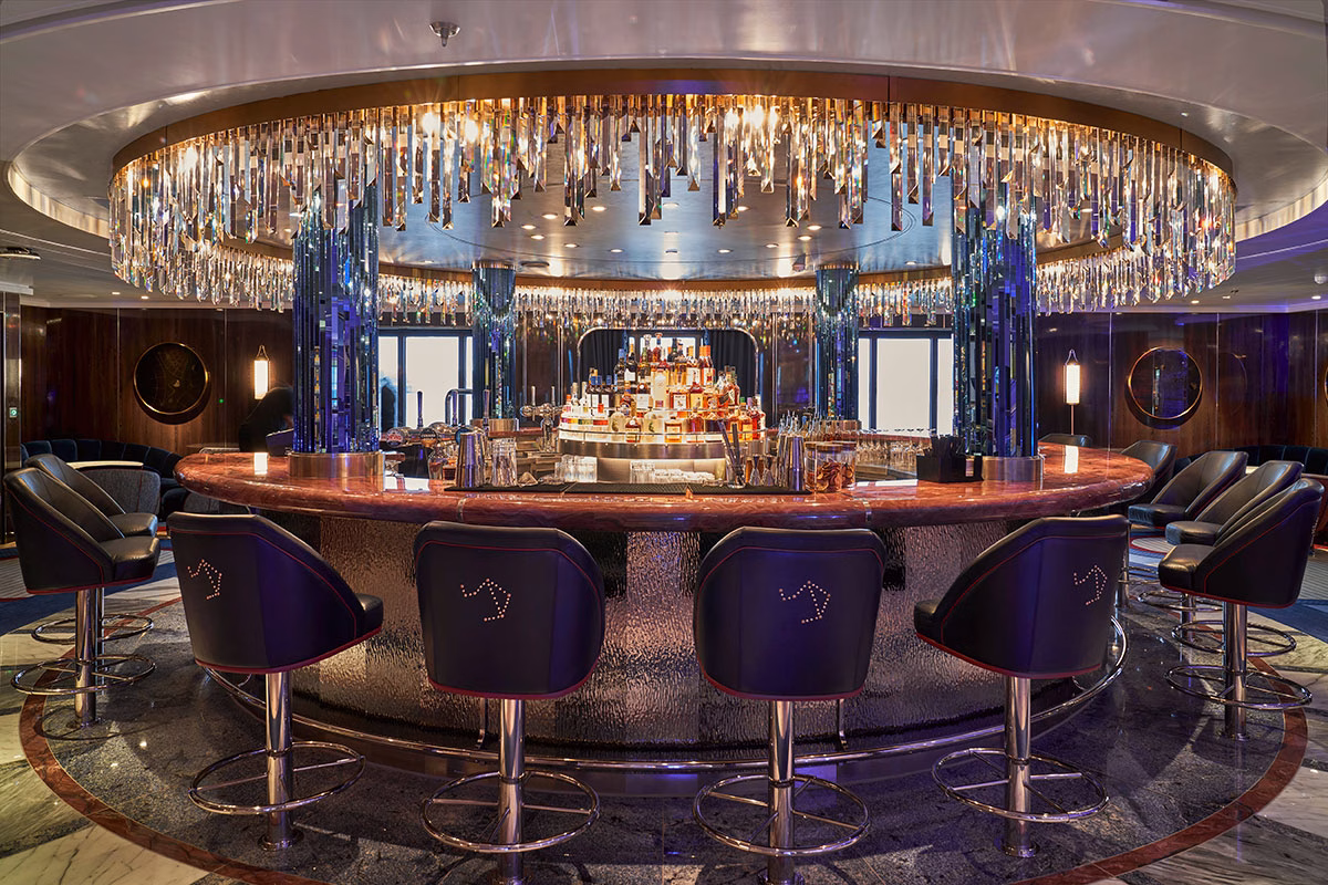 Bar auf der Queen Anne der Cunard Linie