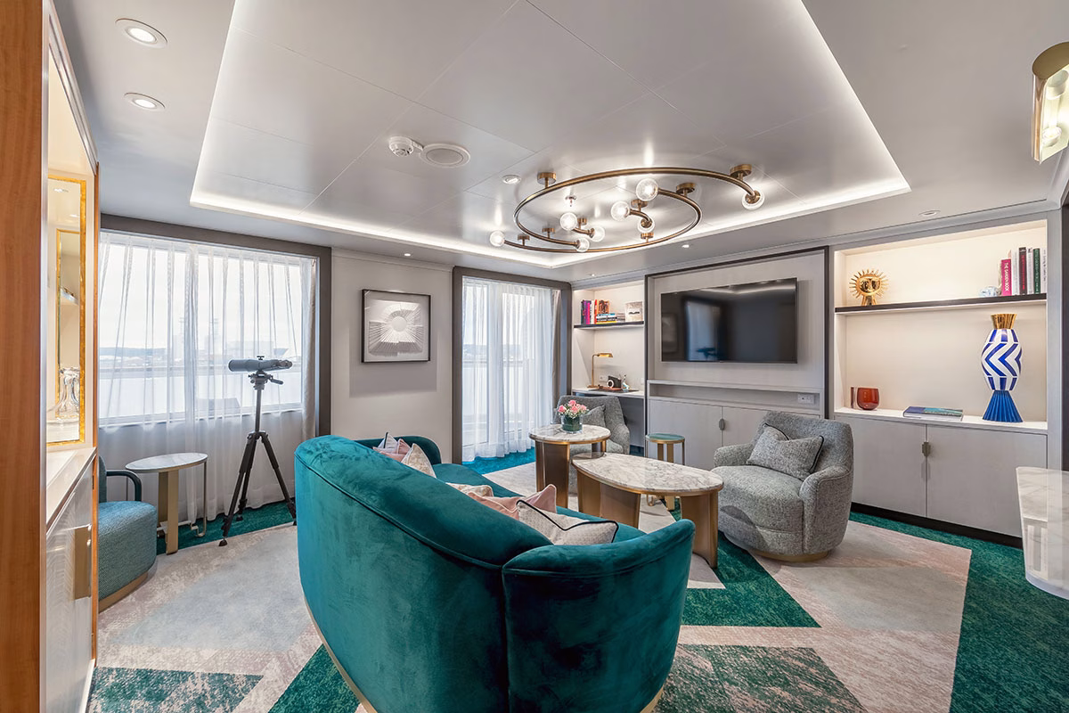 Lounge auf der Queen Anne der Cunard Linie