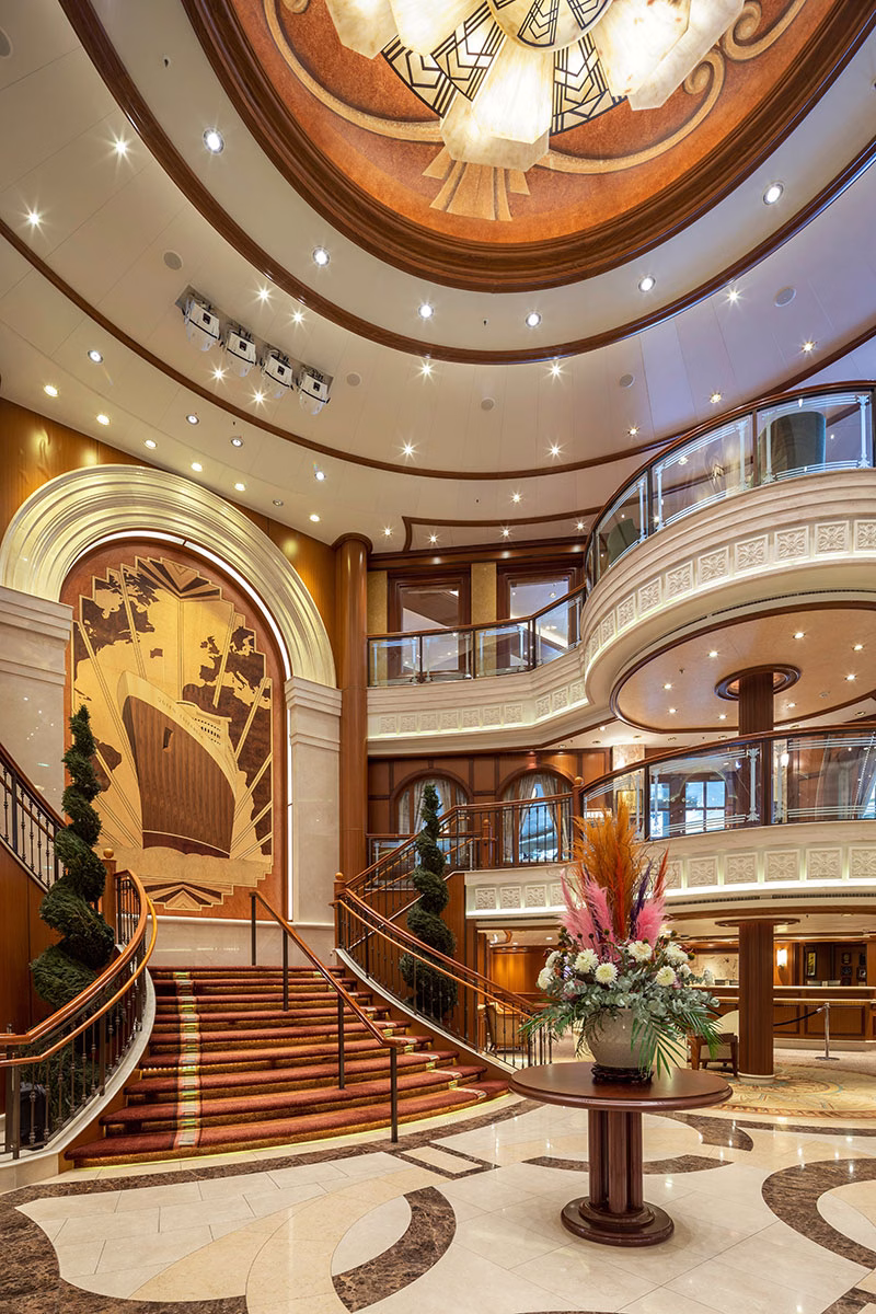 Lobby der Queen Elizabeth der Cunard Linie