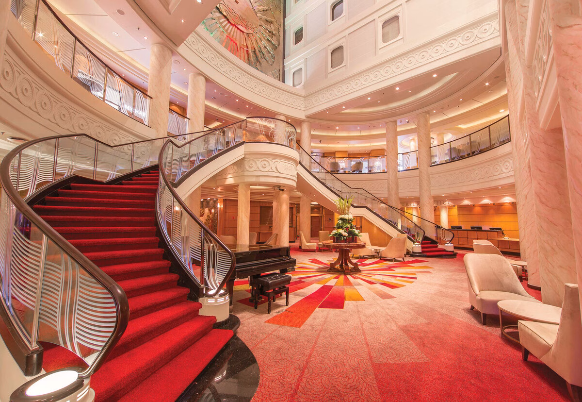Das Atrium der Queen Mary der Cunard Linie