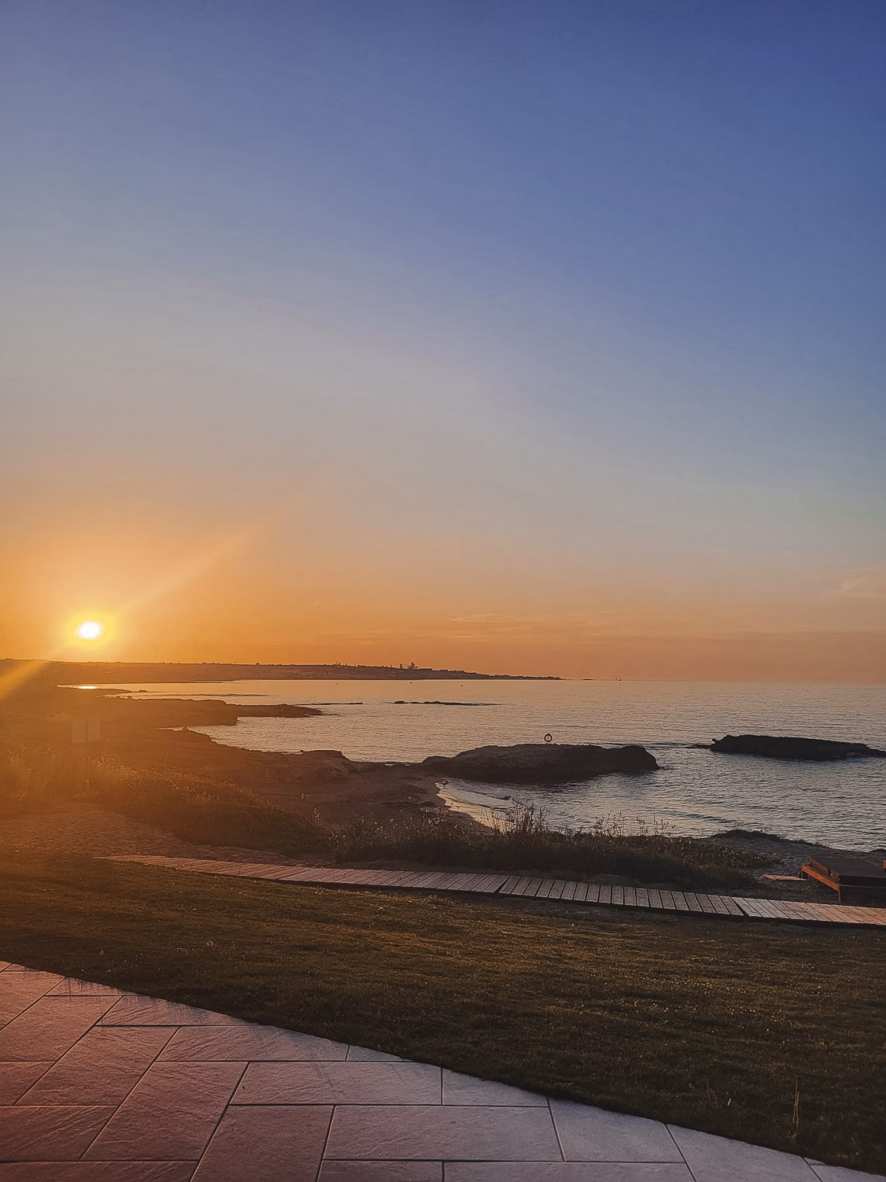 Sonnenuntergang mit Blick auf das Meer im Abaton Island Resort auf Kreta